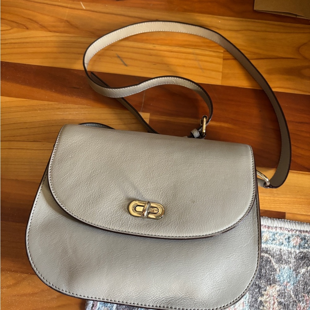 Lo & Sons Claremont Camera Crossbody Bag with Gold-Tone Clasp